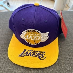 Mitchell & Ness NBA Lakers Logo Bill Snapback Hat